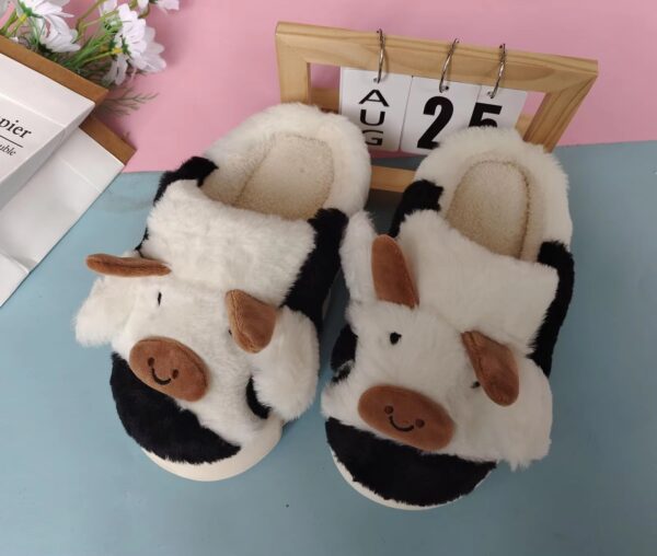 Soft plush winter warm home slippers with cute cartoon animal patterns. The style is popular and the design is adorable.