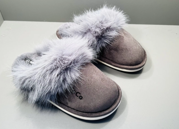Wholesale Fashionable Half Pack Plush Indoor Women's Indoor Shoes